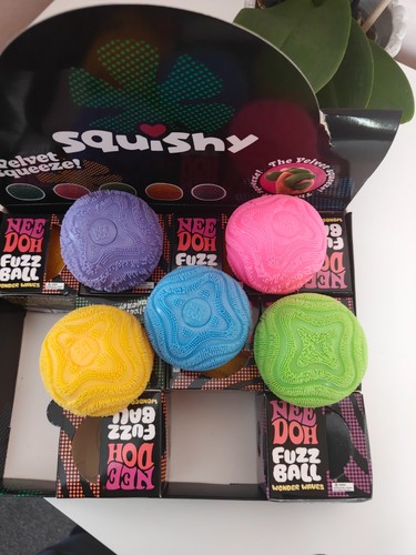 Needoh fuzz ball wonder waves - ball,